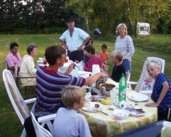 campnorlev.jpg (49187 bytes)